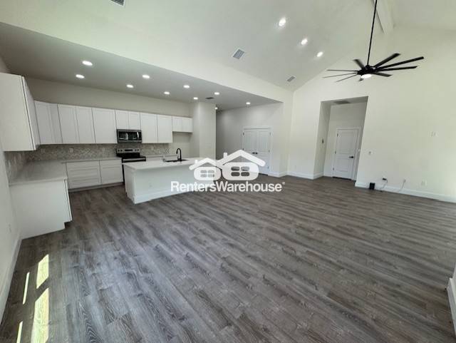 Building Photo - 664 Rolling Hills Dr