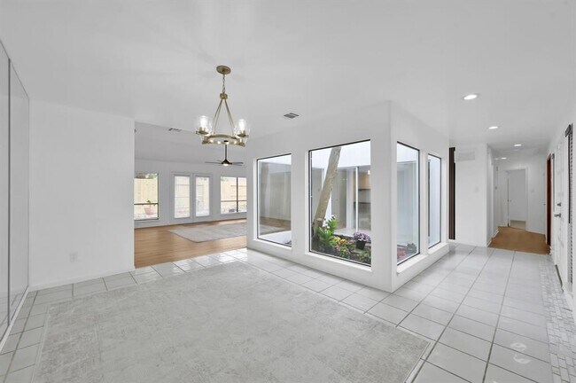 Building Photo - 12326 Rocky Knoll Dr