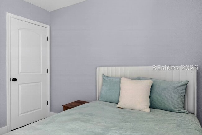 Building Photo - 225 University Pkwy