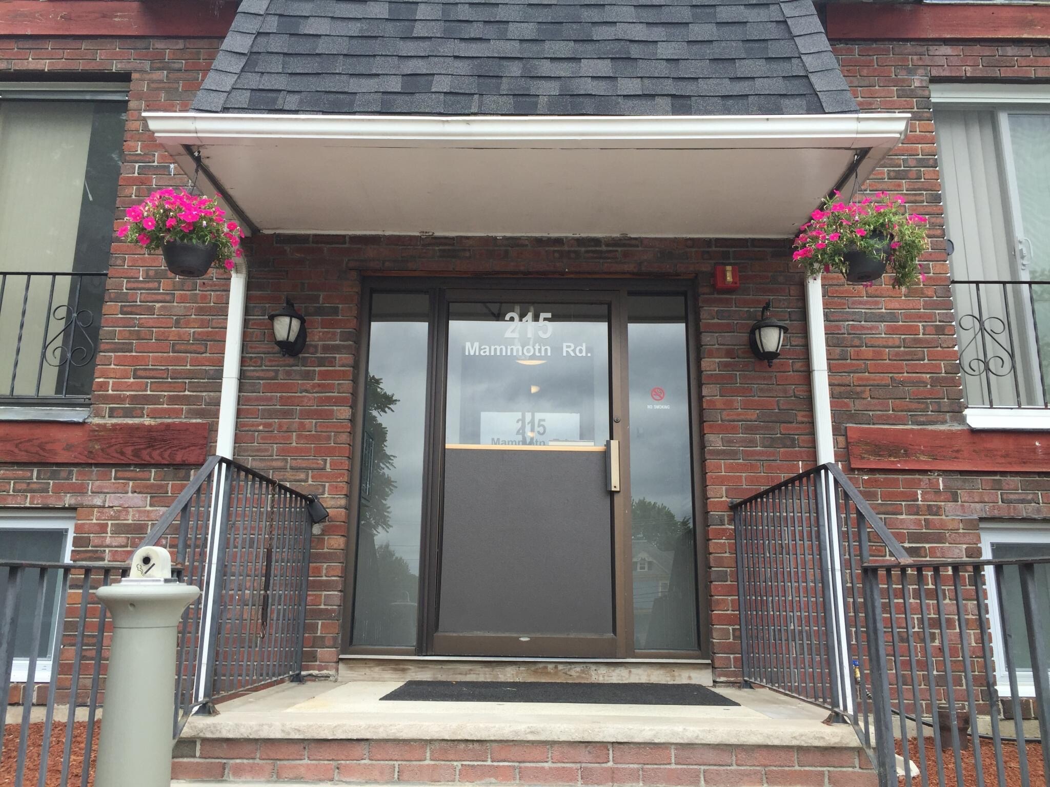 Secured entry, safe community - 215 Mammoth Rd