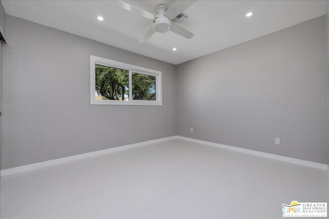 Building Photo - 505 E Molino Rd