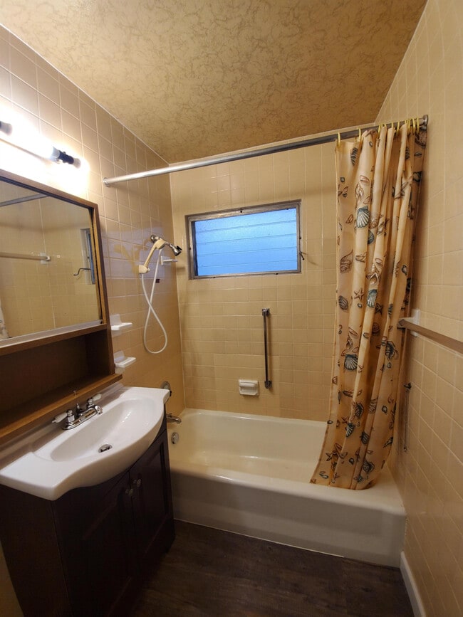 Building Photo - 5319 SW 15th St