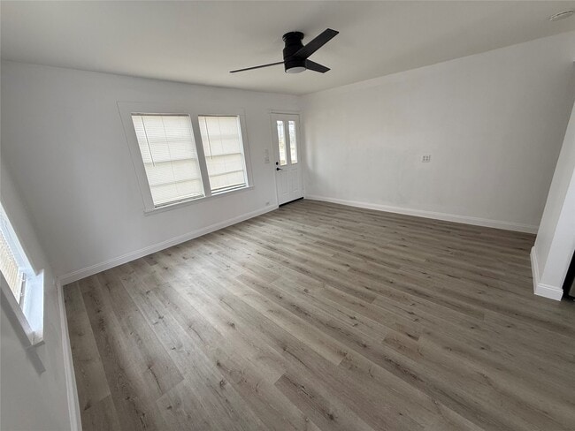 Building Photo - 4114 Victoria Ave