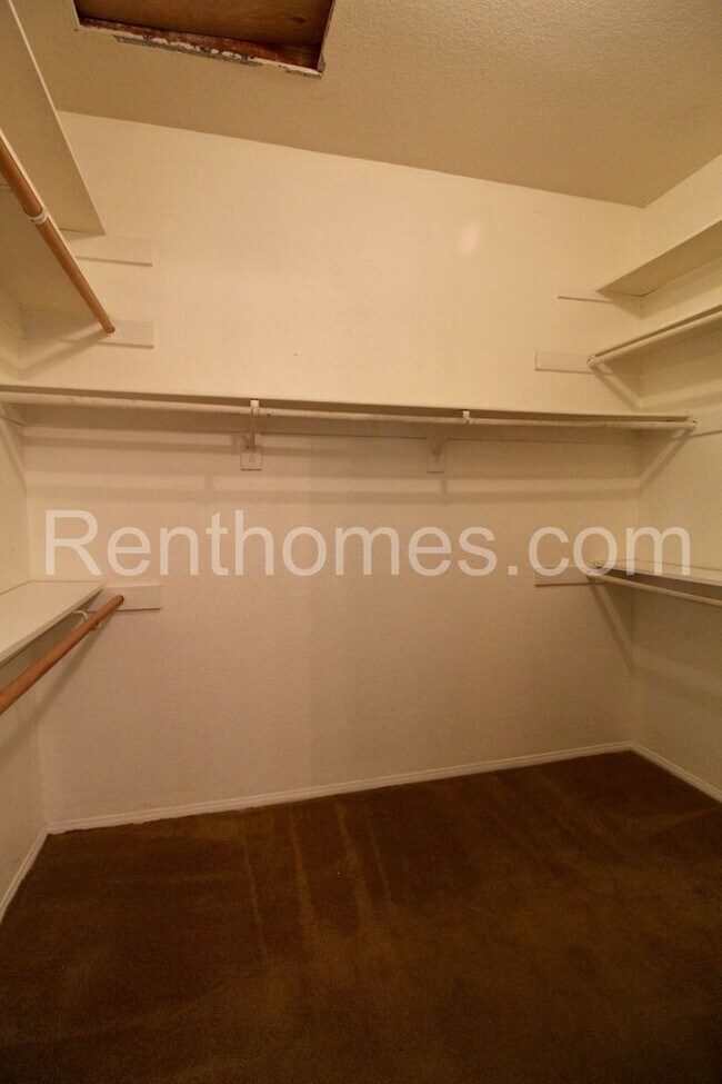 Building Photo - 15730 Via Calanova