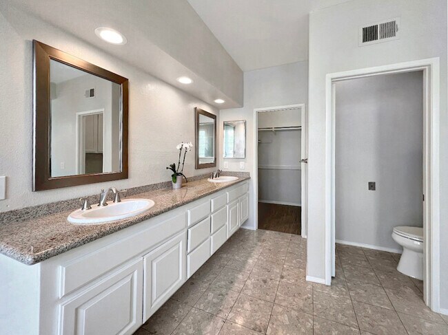 Building Photo - 9761 Claiborne Square