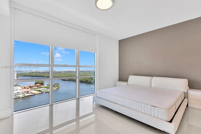 Building Photo - 400 Sunny Isles Blvd