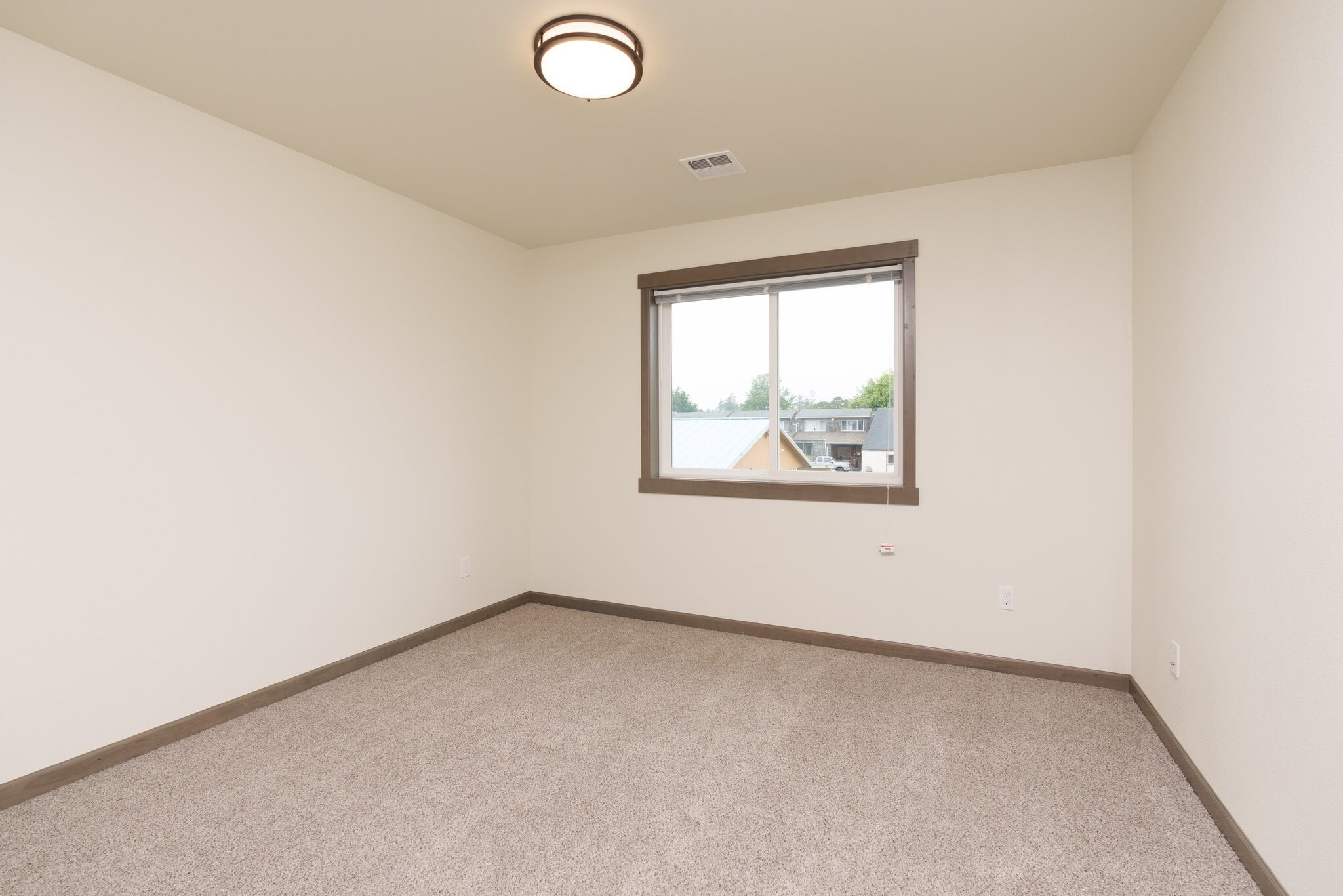 Building Photo - 1314 Lamont Ln