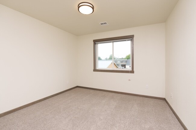 Building Photo - 1314 Lamont Ln