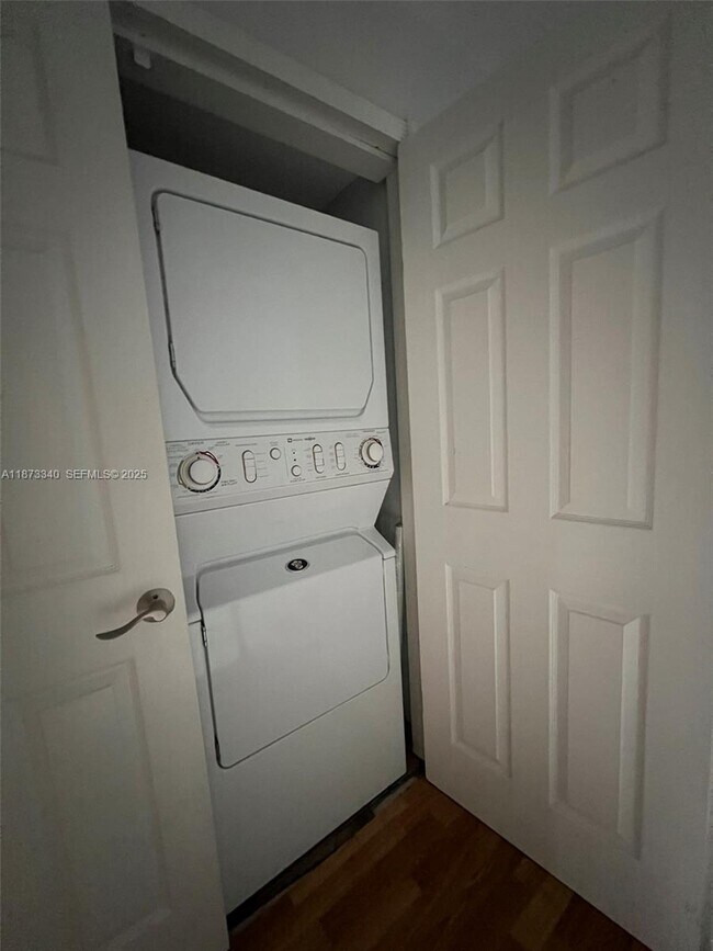 Building Photo - 2777 NE 165th Terrace