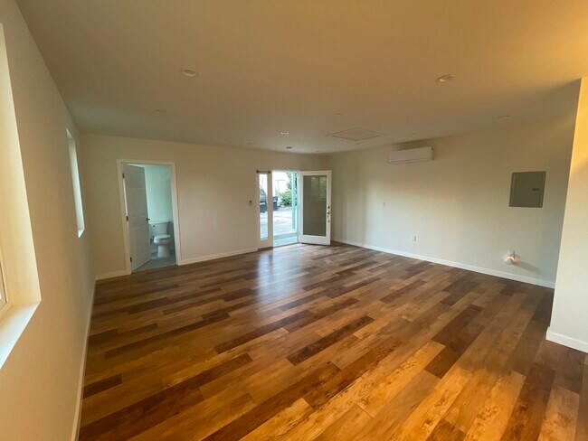 Building Photo - 2522 W Avenue 30