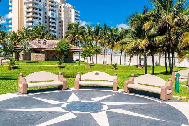 Building Photo - 2501 NE 12th St