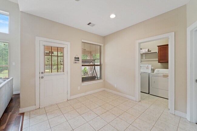 Building Photo - 5515 Mangrove Creek Ln
