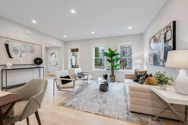 Primary Photo - 317 Pearl St