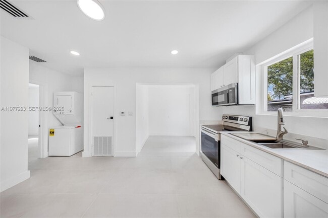 Building Photo - 250 NW 98th St