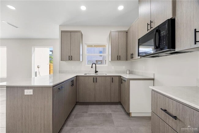 Building Photo - 21 Dorado Dr