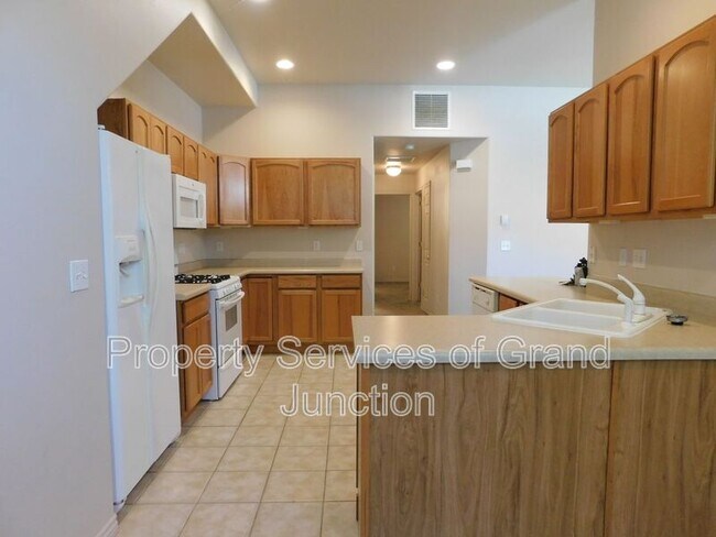 Building Photo - 755 Glen Ct