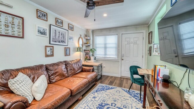 Building Photo - 117 Newport Ct