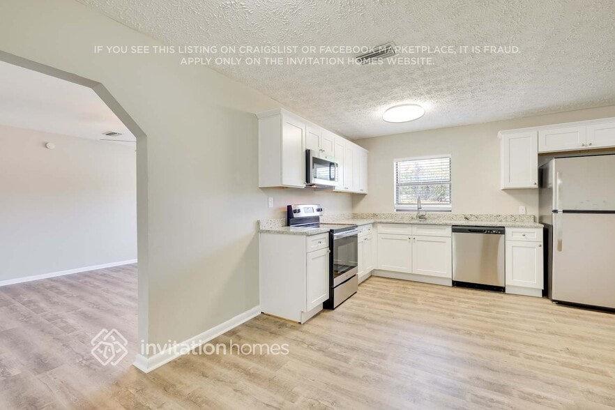 Building Photo - 6330 Maney Dr S