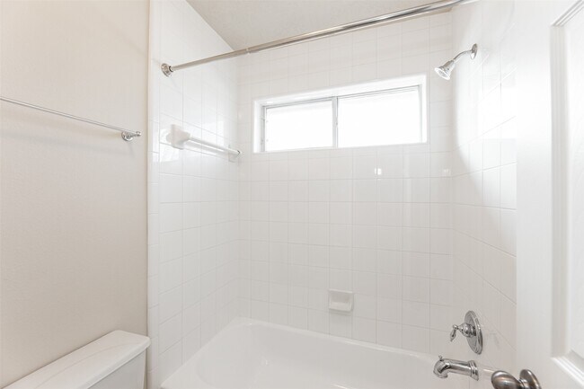 Building Photo - 25919 Pebble Terrane Ln