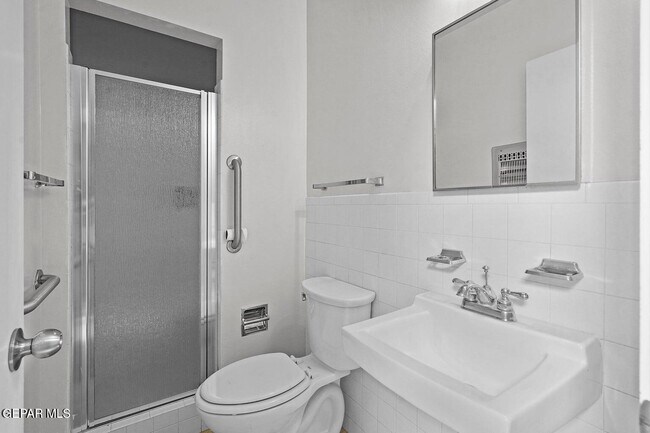 Building Photo - 528 Stonebluff Rd