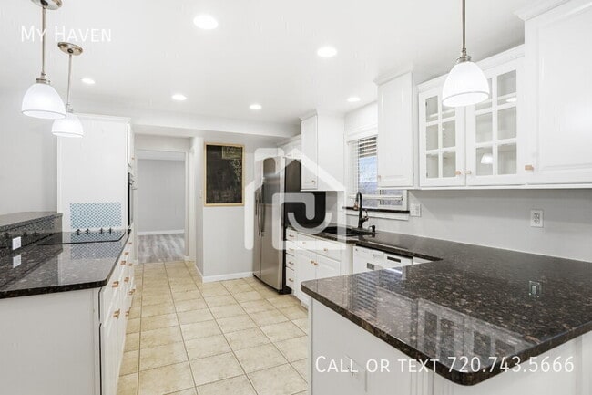 Building Photo - 2351 S Garland St