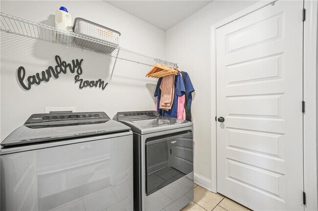 Building Photo - 967 Allegro Park