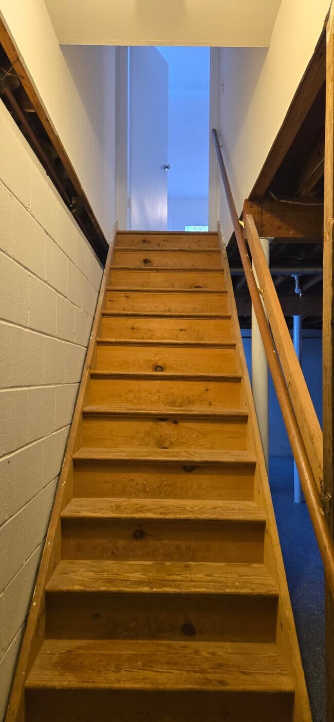 Building Photo - 5 Union St