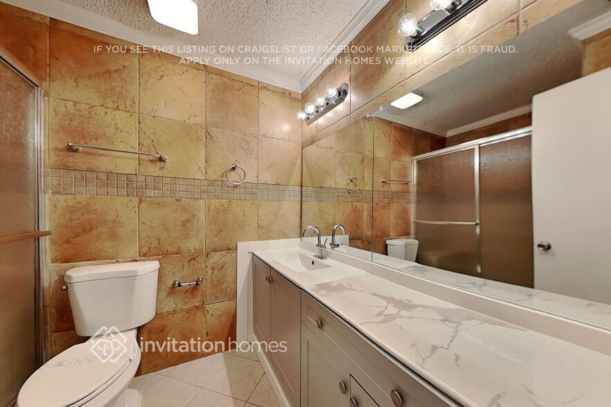 Building Photo - 1410 High Knoll Dr