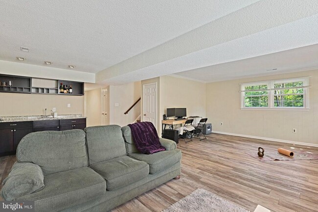 Building Photo - 2918 Glenvale Dr