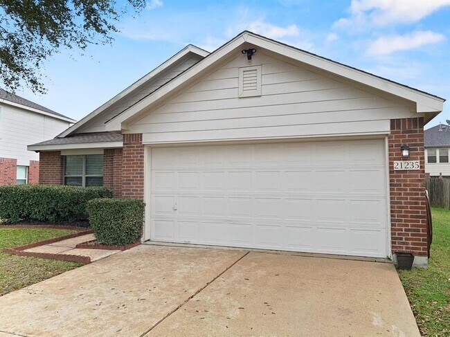 Building Photo - 21235 Bending Green Way