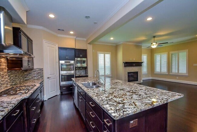 Building Photo - 15907 Court St