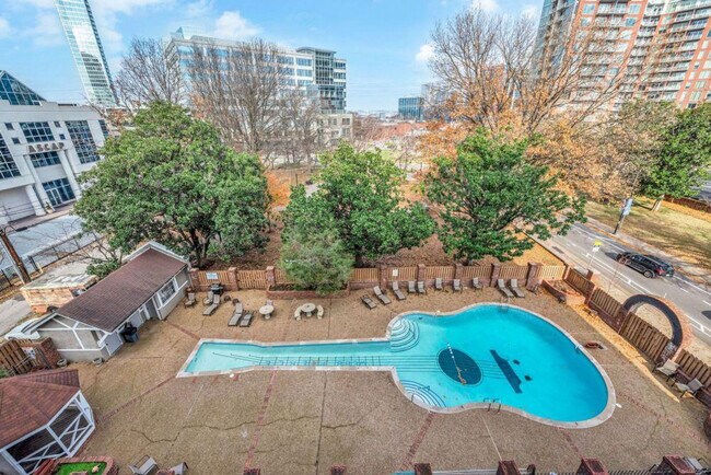 Building Photo - 11 Music Square E