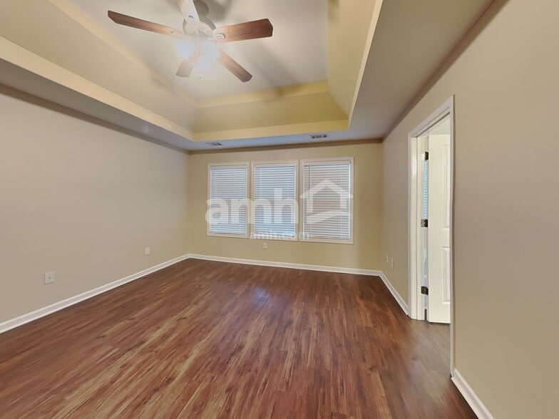 Building Photo - 243 Ascott Ln