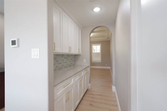 Building Photo - 32726 Tall Oaks Way