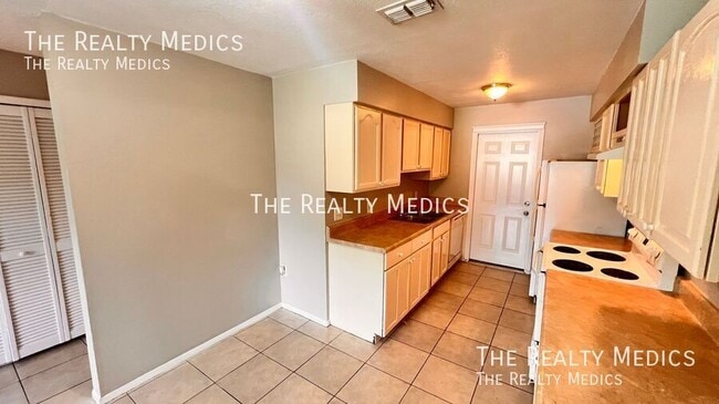 Building Photo - 1430 Monroe St