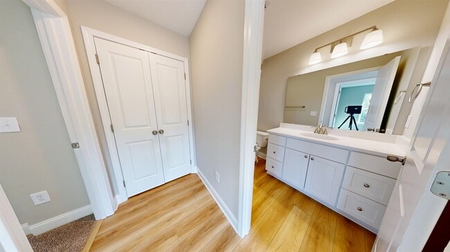 Building Photo - 1032 Moen Lp