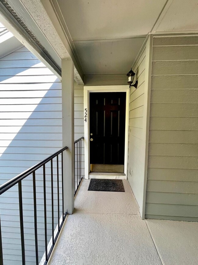 Building Photo - Condo in the Heart of Sandy Springs