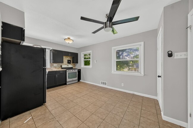 Building Photo - 2059 Wilbert Dr