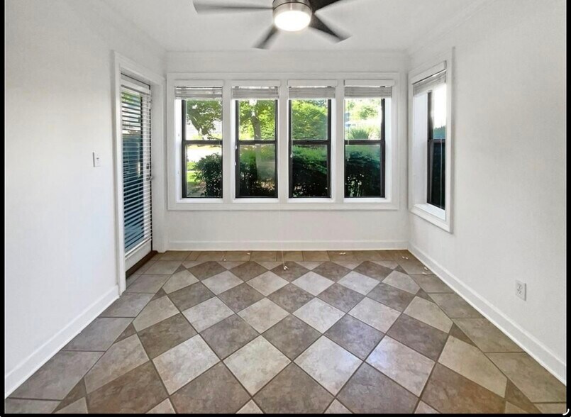 Building Photo - 607 Park Ridge Cir