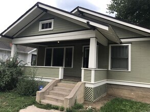 Building Photo - STUDENTS WELCOME! 5 Bed / 2 Bath Home - Walking Distance to CSU