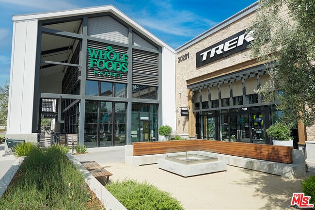 Building Photo - 20568 Edgewood Ct