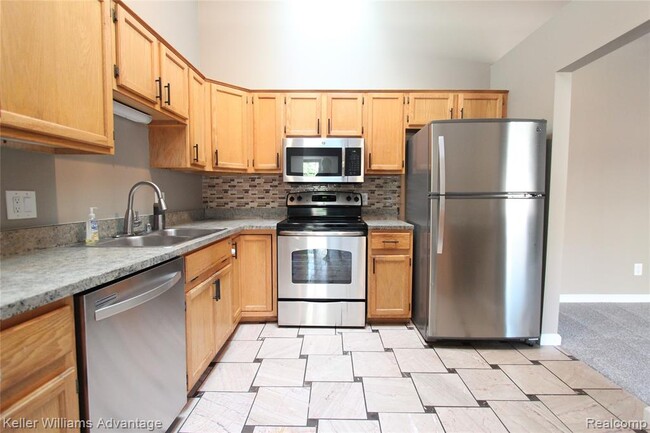 Building Photo - 40053 Crosswinds Rd