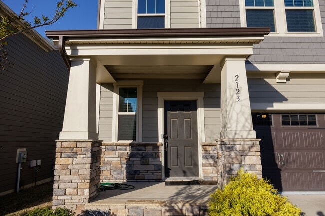 Building Photo - Spacious & Stylish Meritage Home with Sunr...