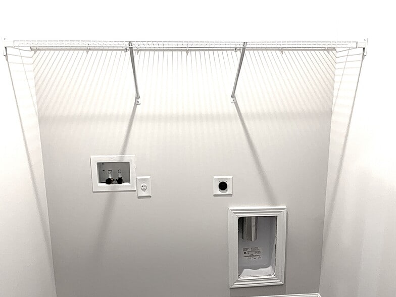 Building Photo - 3216 Emberly Dr