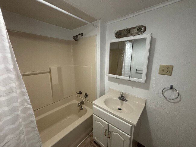 Building Photo - 250 Park Ave