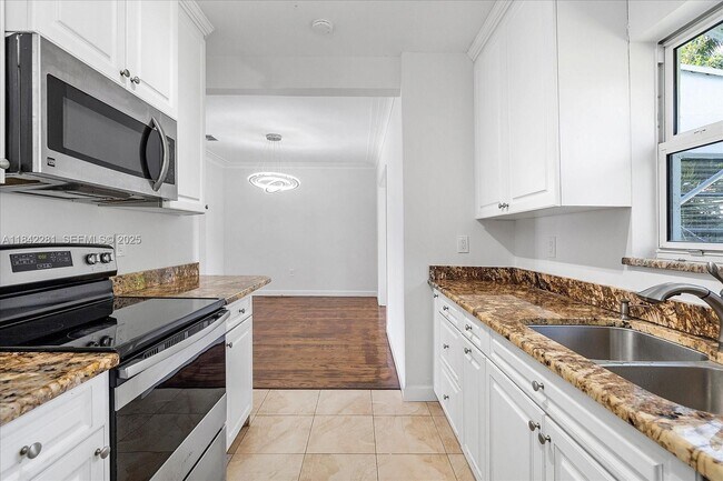 Building Photo - 8826 Emerson Ave