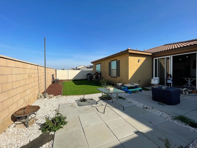 Building Photo - Coming Soon! Charming 4-Bed, 2-Bath In Perris