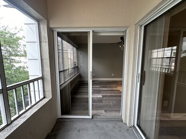 Building Photo - 2871 N Oakland Forest Dr