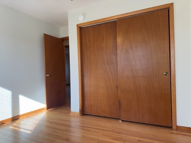 Building Photo - 580 N State St