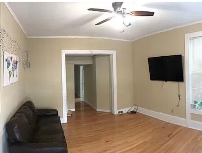 Building Photo - 116 Murray St